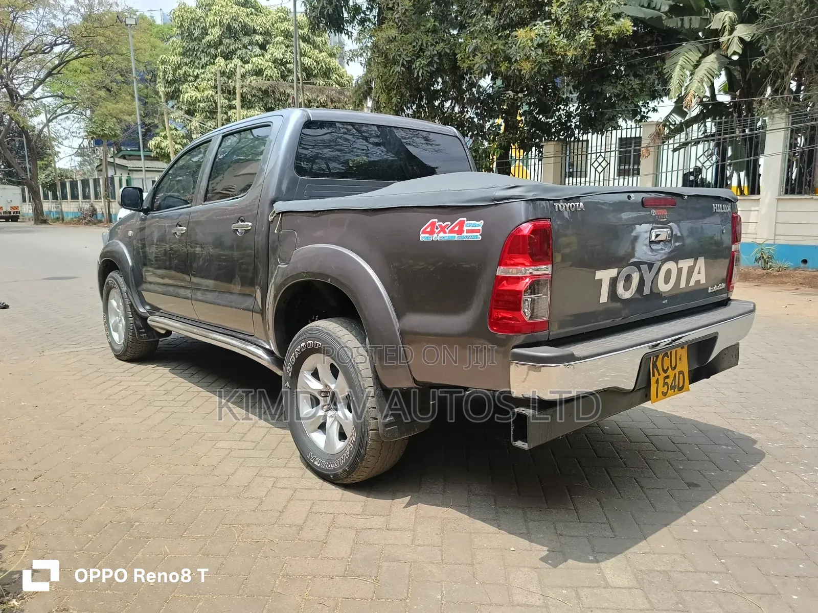 Toyota Hilux 2011 Gray