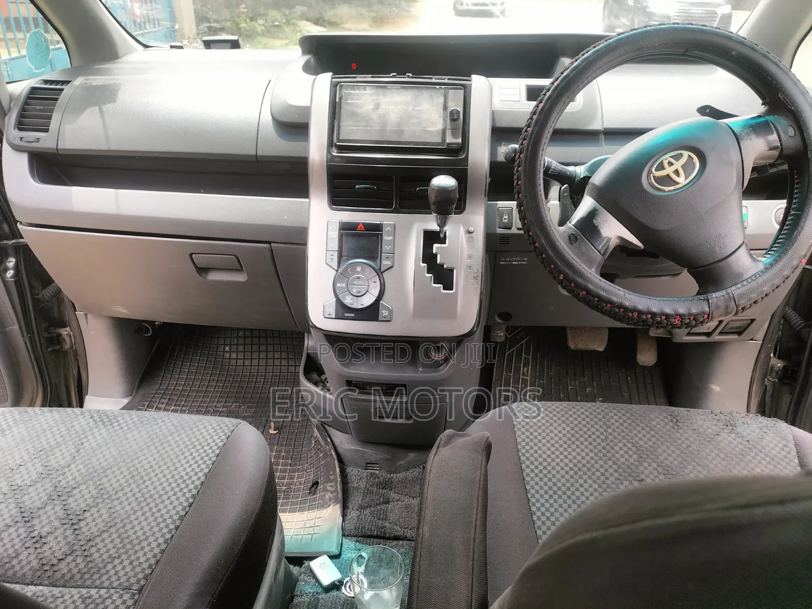 Toyota Noah 2007 Gray
