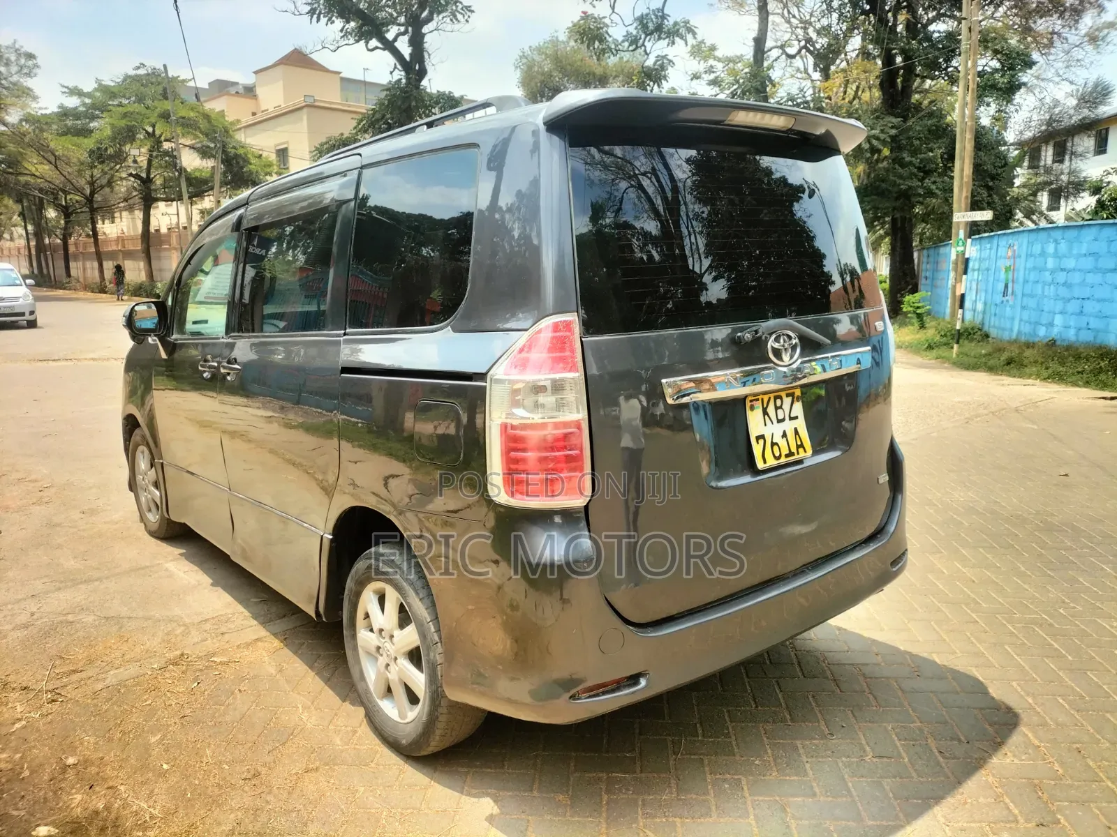 Toyota Noah 2007 Gray