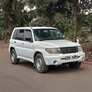 Mitsubishi Pajero 2009 White