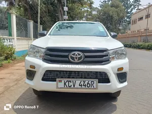 Toyota Hilux 2019 White