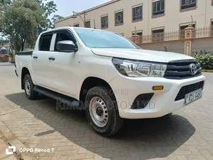 Toyota Hilux 2019 White