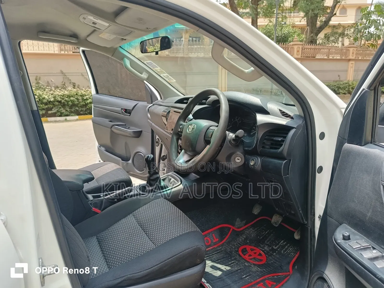 Toyota Hilux 2019 White