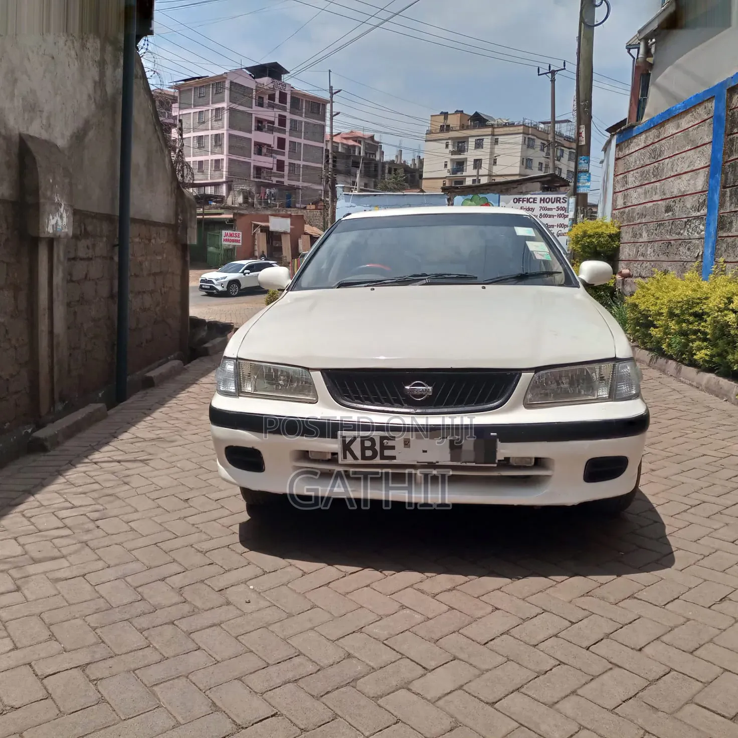 Nissan Sunny 2000 White
