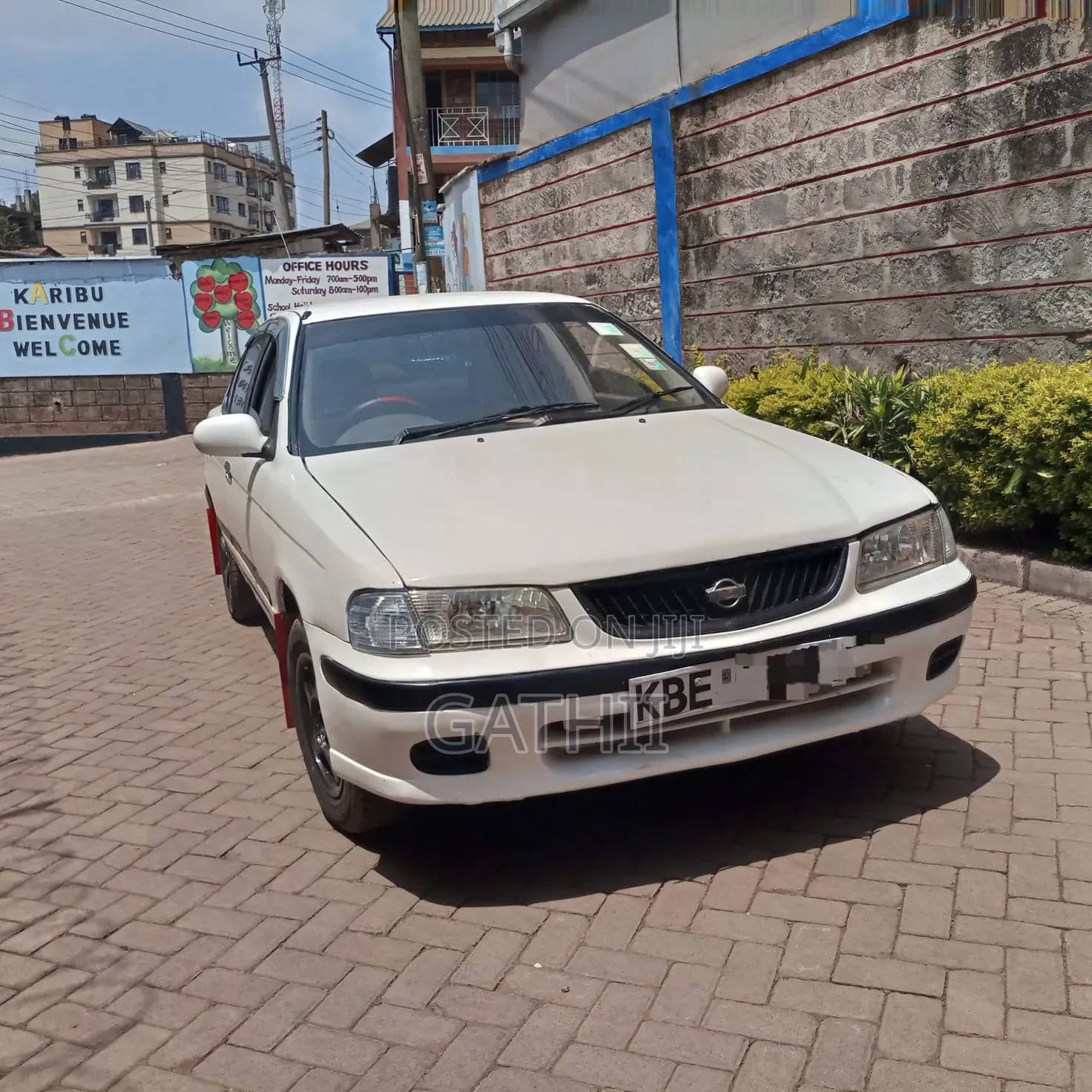 Nissan Sunny 2000 White
