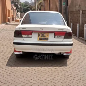 Nissan Sunny 2000 White