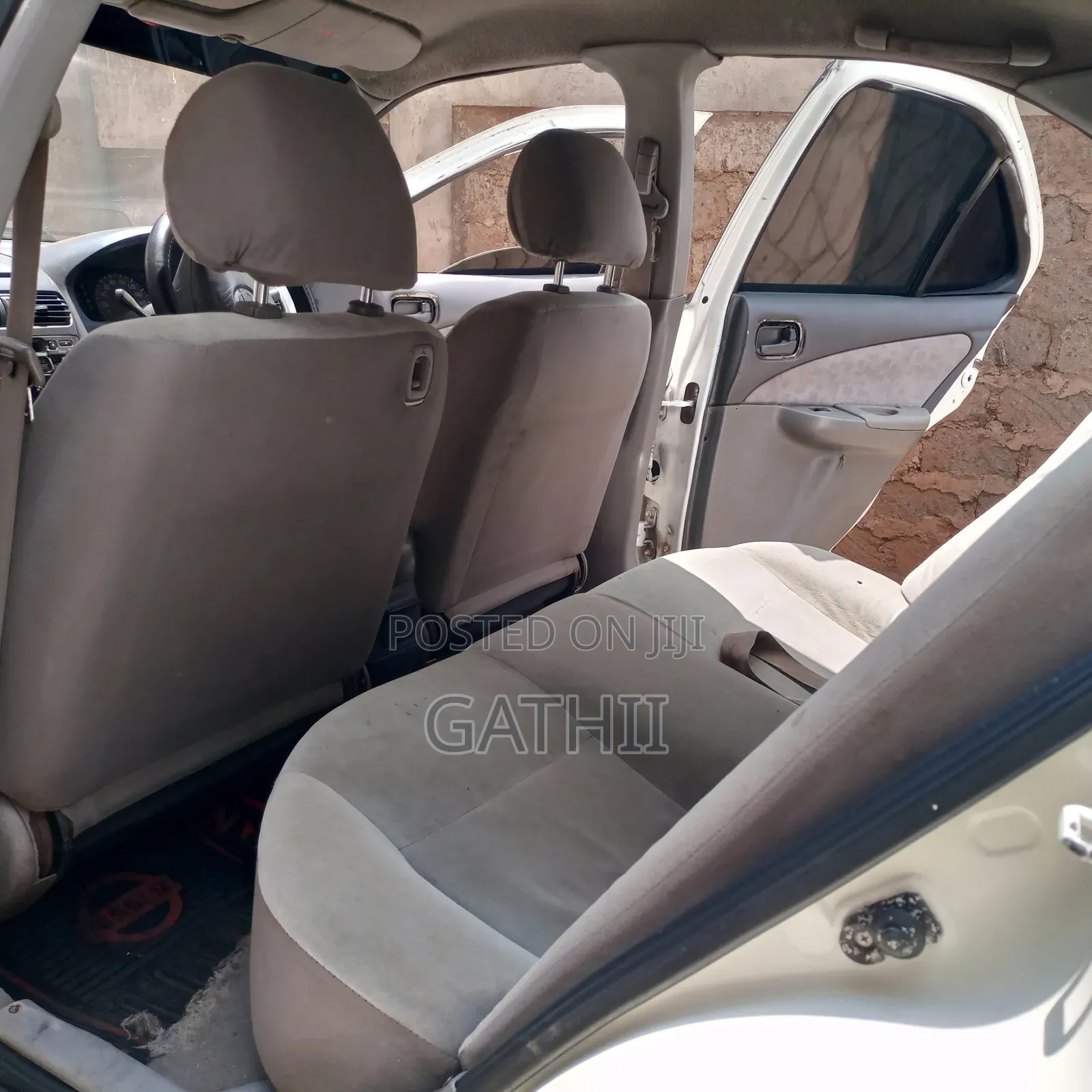 Nissan Sunny 2000 White