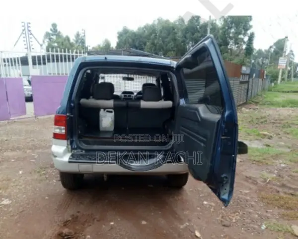 Mitsubishi Pajero IO 2002 Blue