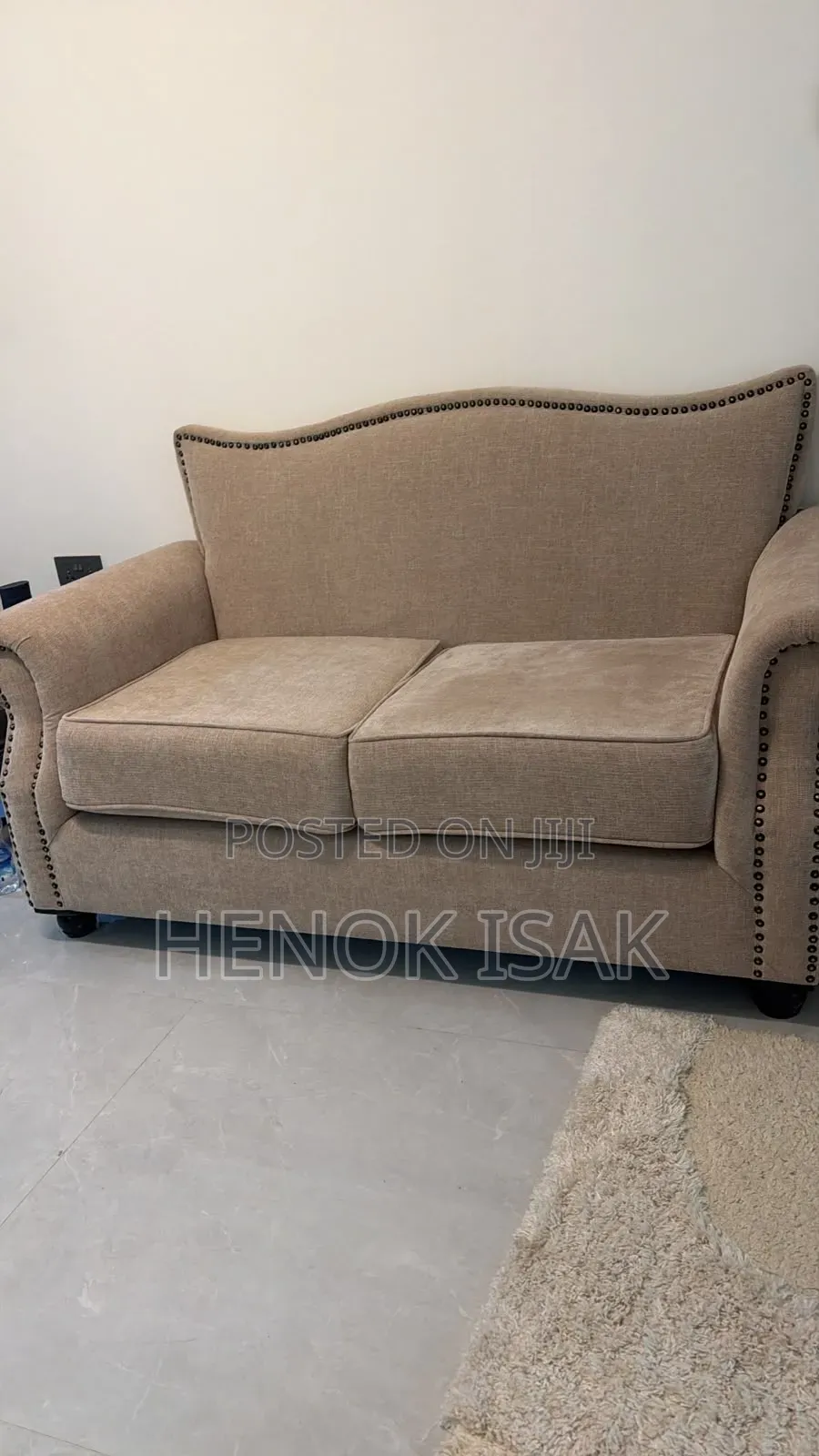 High Quality Sofa for Sale Only Used for 2 Weeks, Almost New