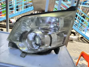 Toyota Noah 2012 Xenon Headlights Available