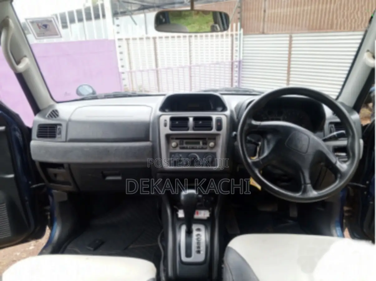 Mitsubishi Pajero IO 2002 Blue