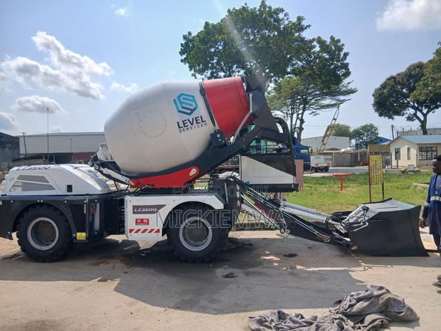 Self Loading (Mobile) Concrete Mixer - main view
