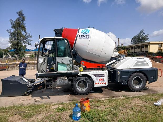 Self Loading (Mobile) Concrete Mixer - thumbnail 3