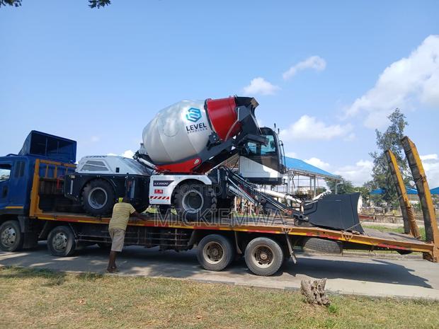 Self Loading (Mobile) Concrete Mixer - thumbnail 4