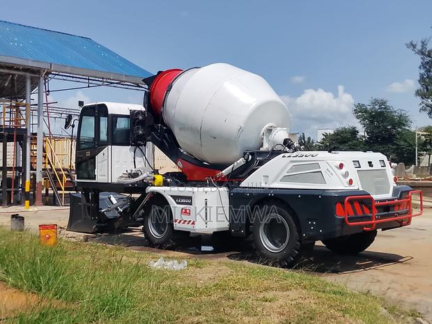 Self Loading (Mobile) Concrete Mixer - thumbnail 5