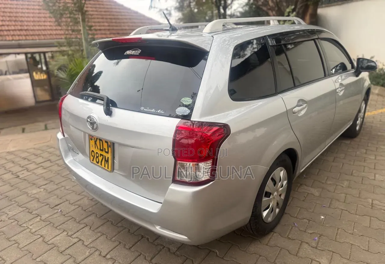 Toyota Corolla Fielder 2015 Silver