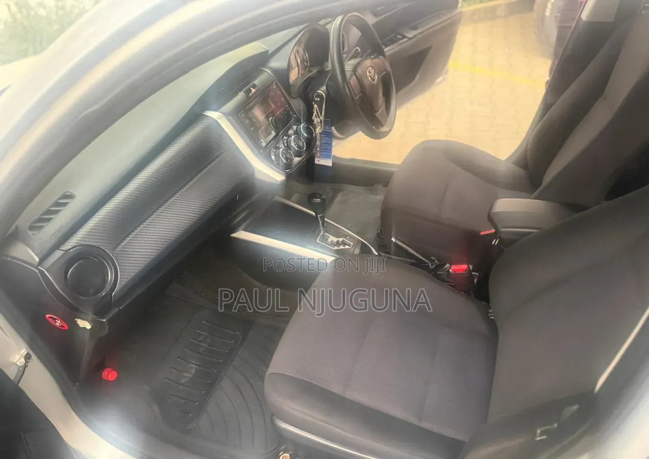 Toyota Corolla Fielder 2015 Silver