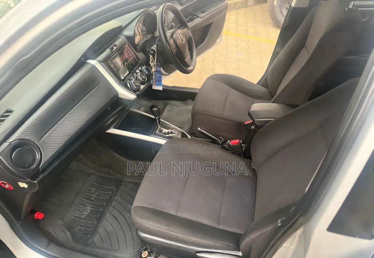 Toyota Corolla Fielder 2015 Silver
