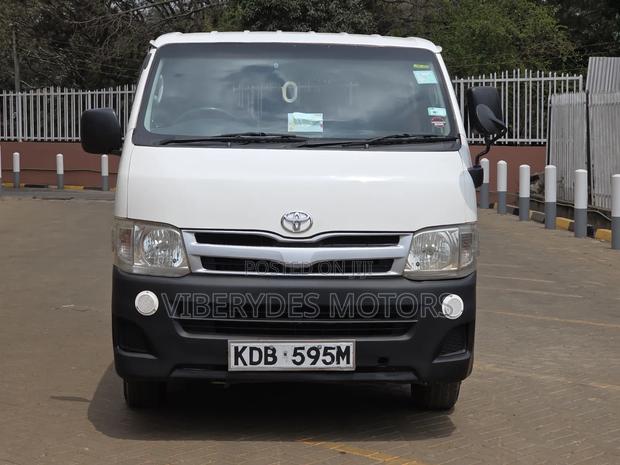 Toyota HiAce 2013 White