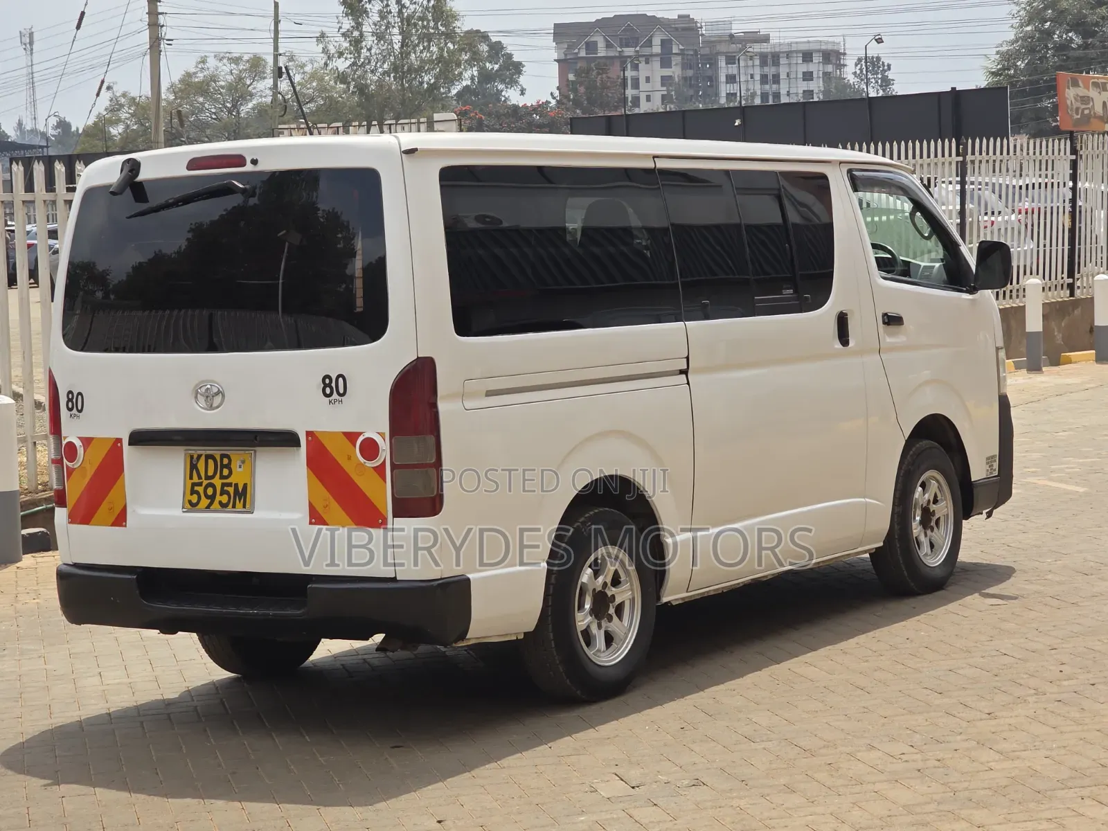 Toyota HiAce 2013 White
