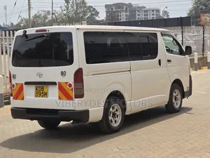 Toyota HiAce 2013 White