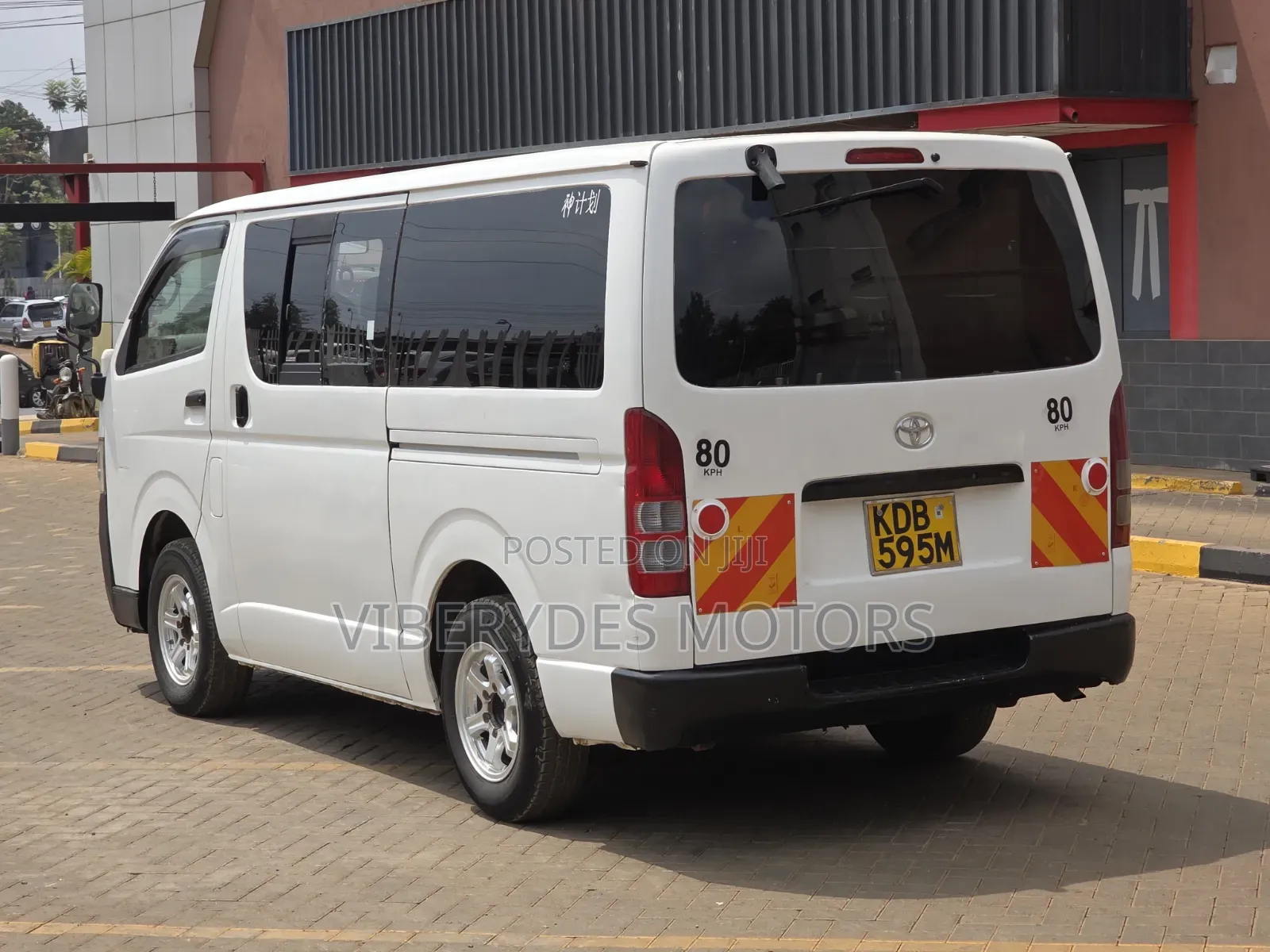 Toyota HiAce 2013 White