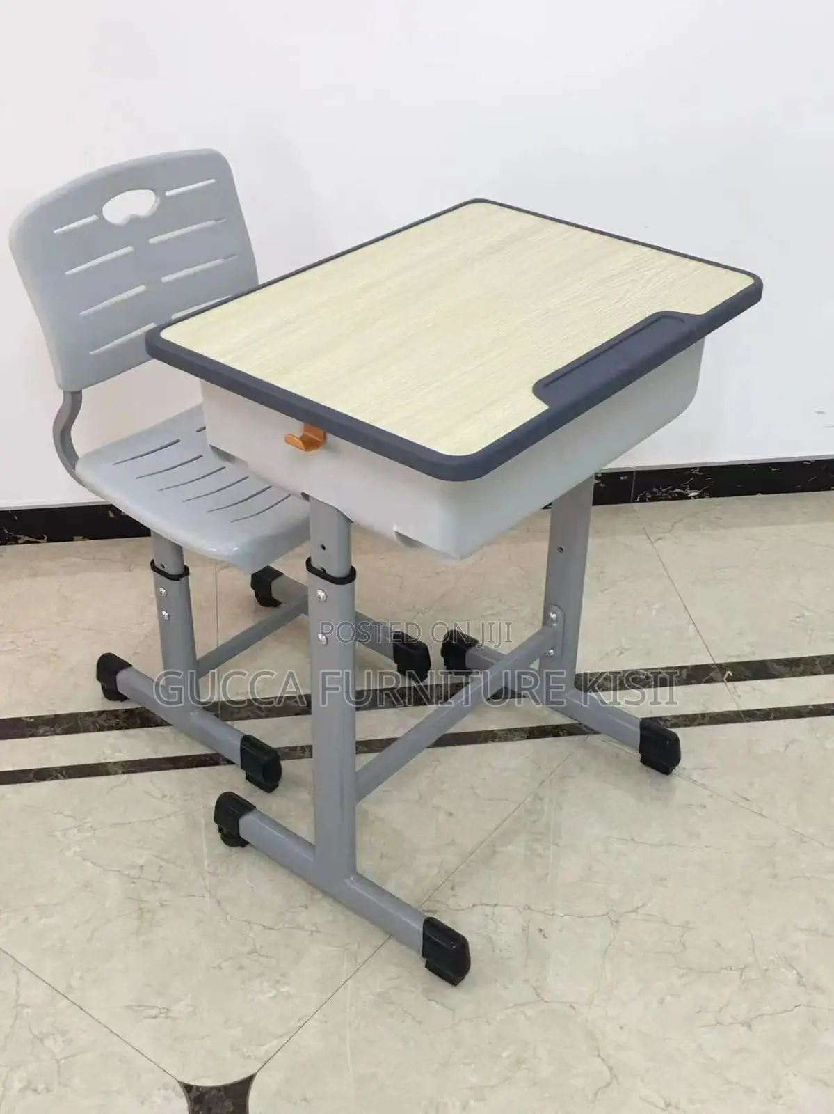 Kids Furniture; Adjustable Kids Desk and Chair