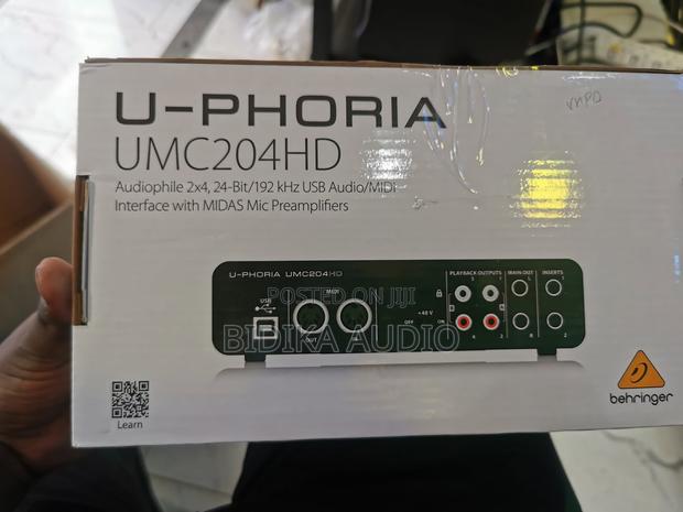 Behringer U-Phoria UMC204HD Audio Interface