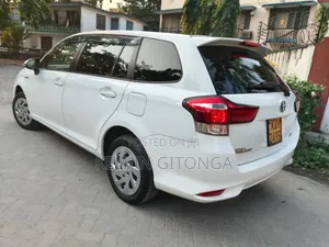 Toyota Corolla Fielder 2018 White