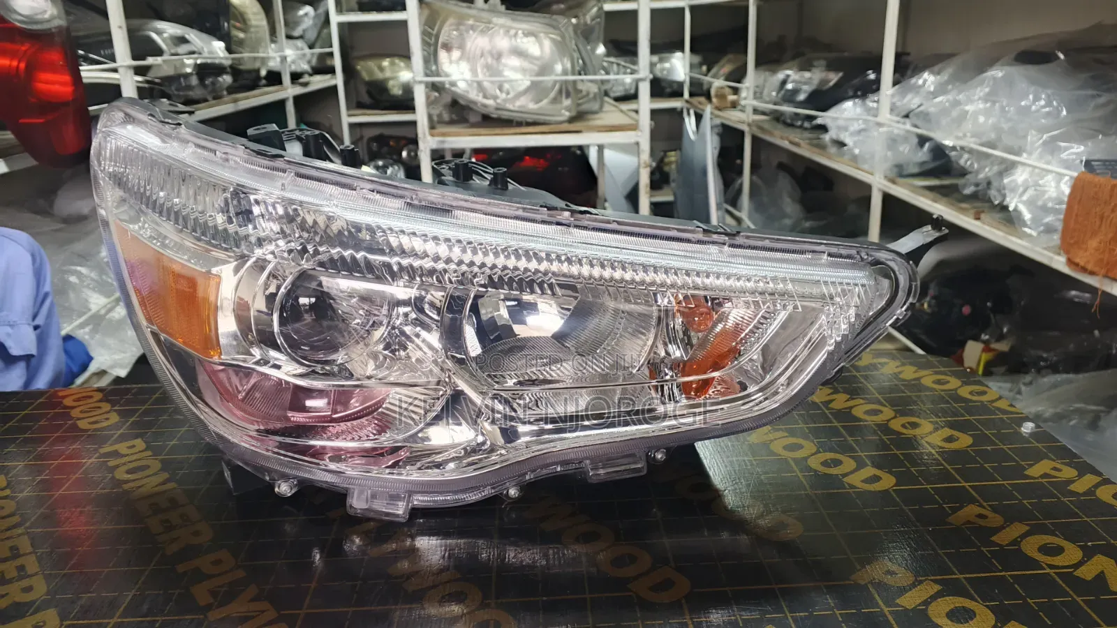 Mitsubishi RVR Xenon Headlight