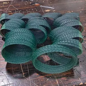 Heavy Duty 100mm,200mm, 450mm 6m /8m/10m Length Barbed Razor Wire
