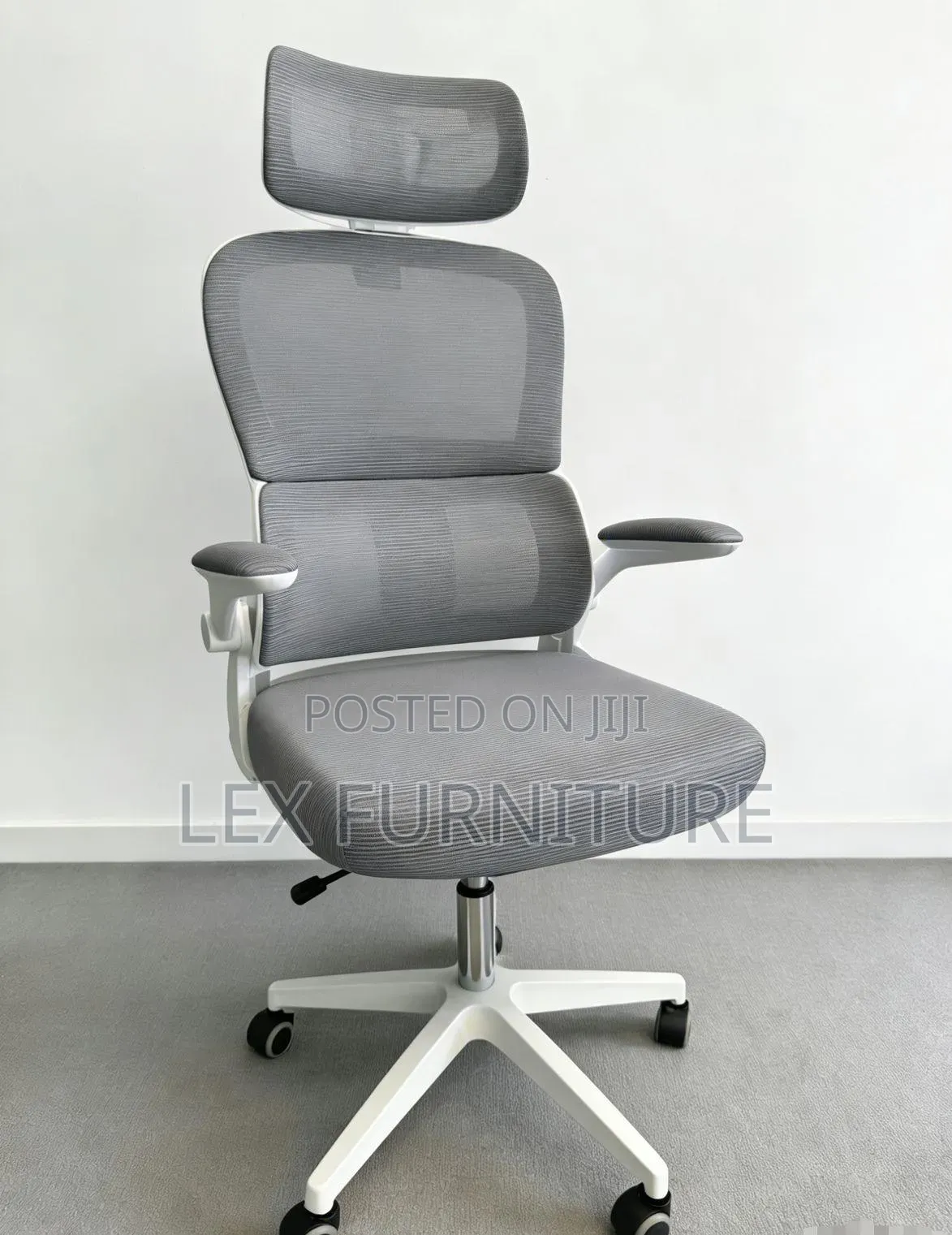 Adjustable Arm Rest Office Chair