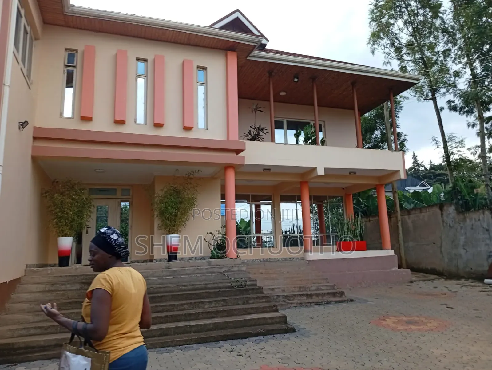 9bdrm Maisonette in Kerarapon Drive for sale