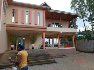 9bdrm Maisonette in Kerarapon Drive for sale