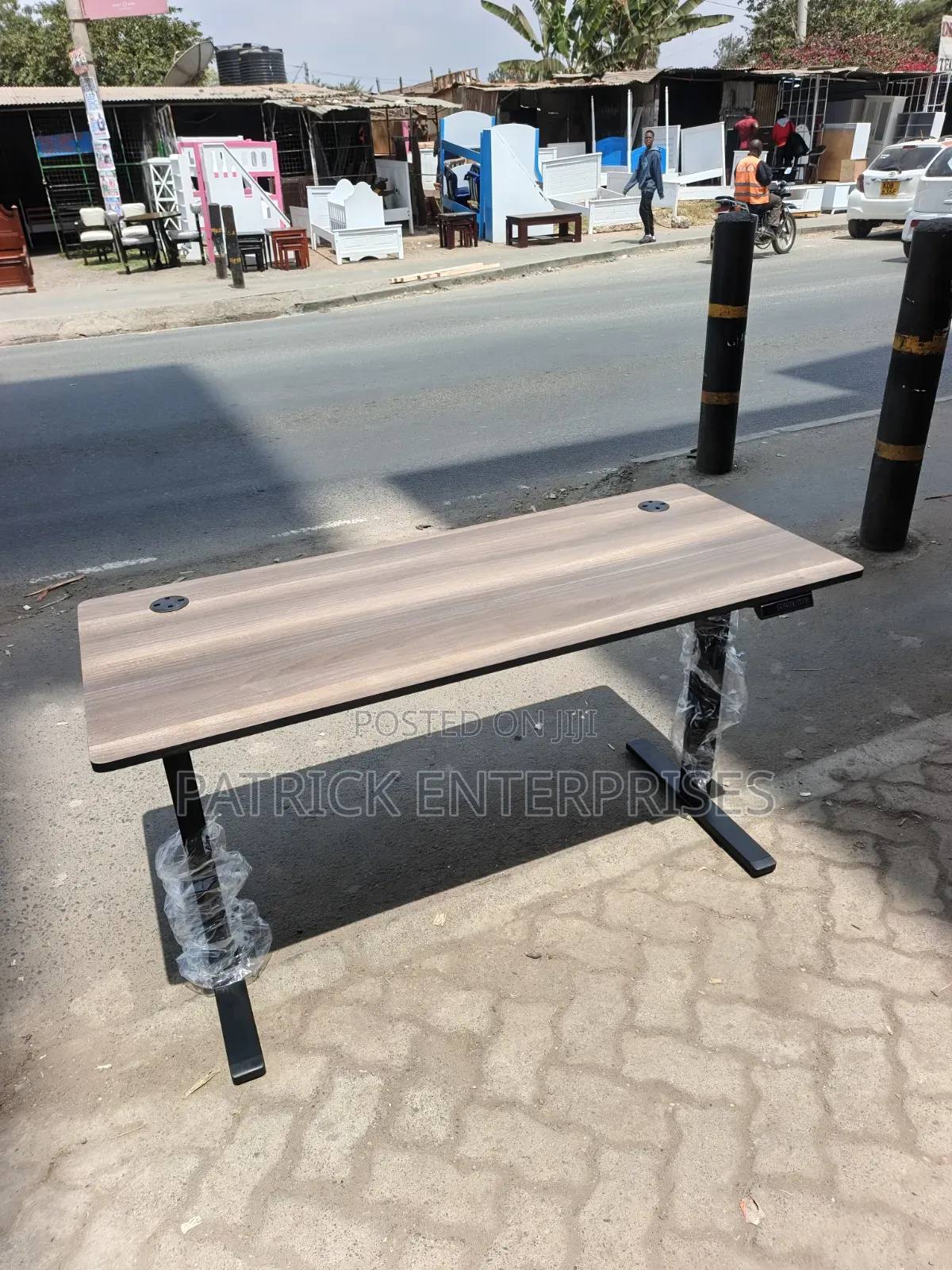 This Is Modern Motorized Electric Table 1.4mtrs Available