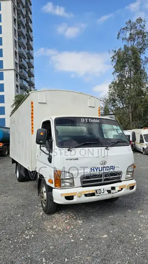 Hyundai 2022 Local