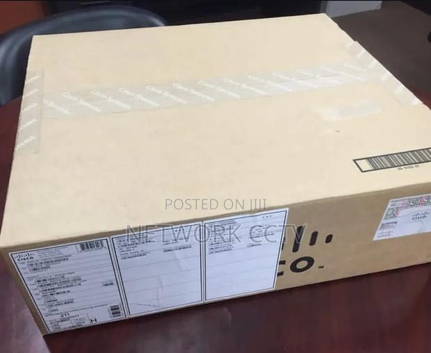 Cisco Catalyst 9300/ 3650 24 Port POE Switch - main view