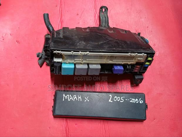 FuseBox Toyota Mark X 2005-2006 - thumbnail 2