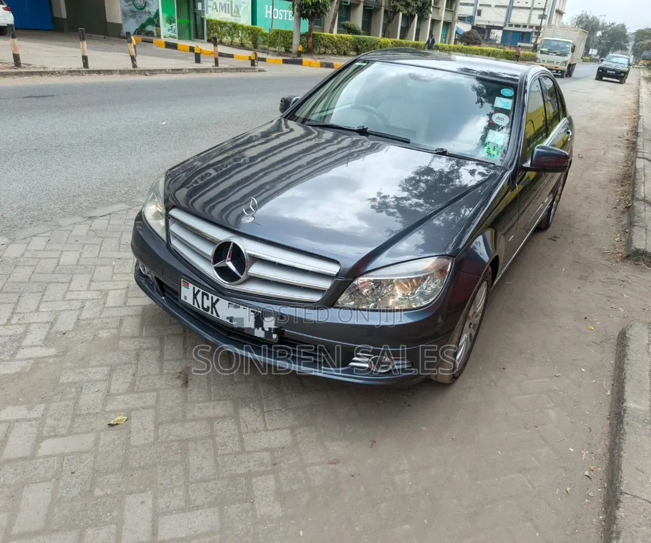 Mercedes-Benz C180 2013 Gray