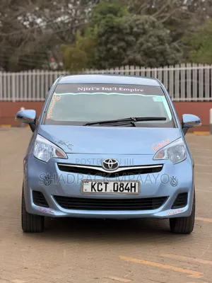Toyota Ractis 2015 Blue
