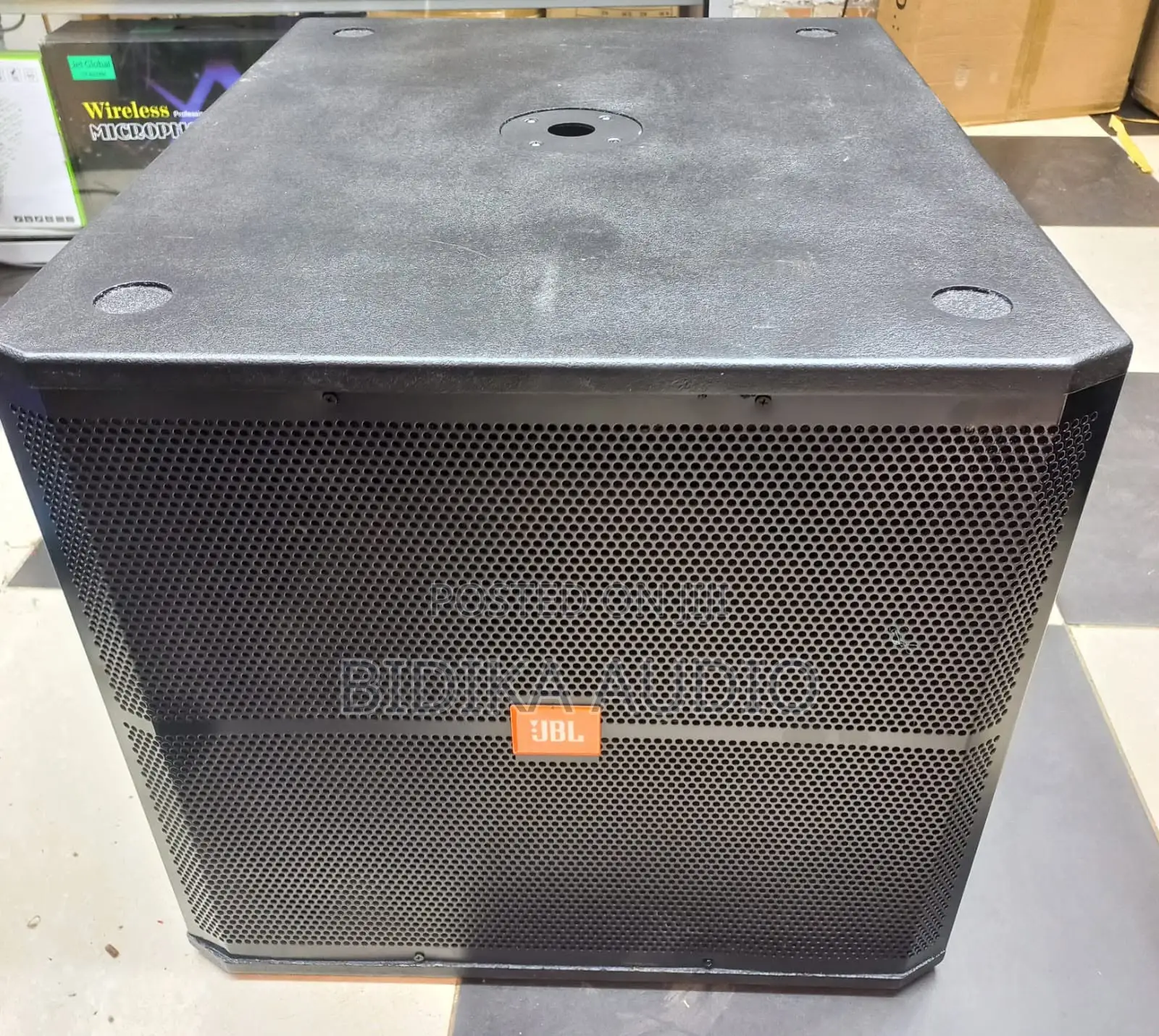 JBL 18" High-Power Passive Bass Reflex Subwoofer Enclosure