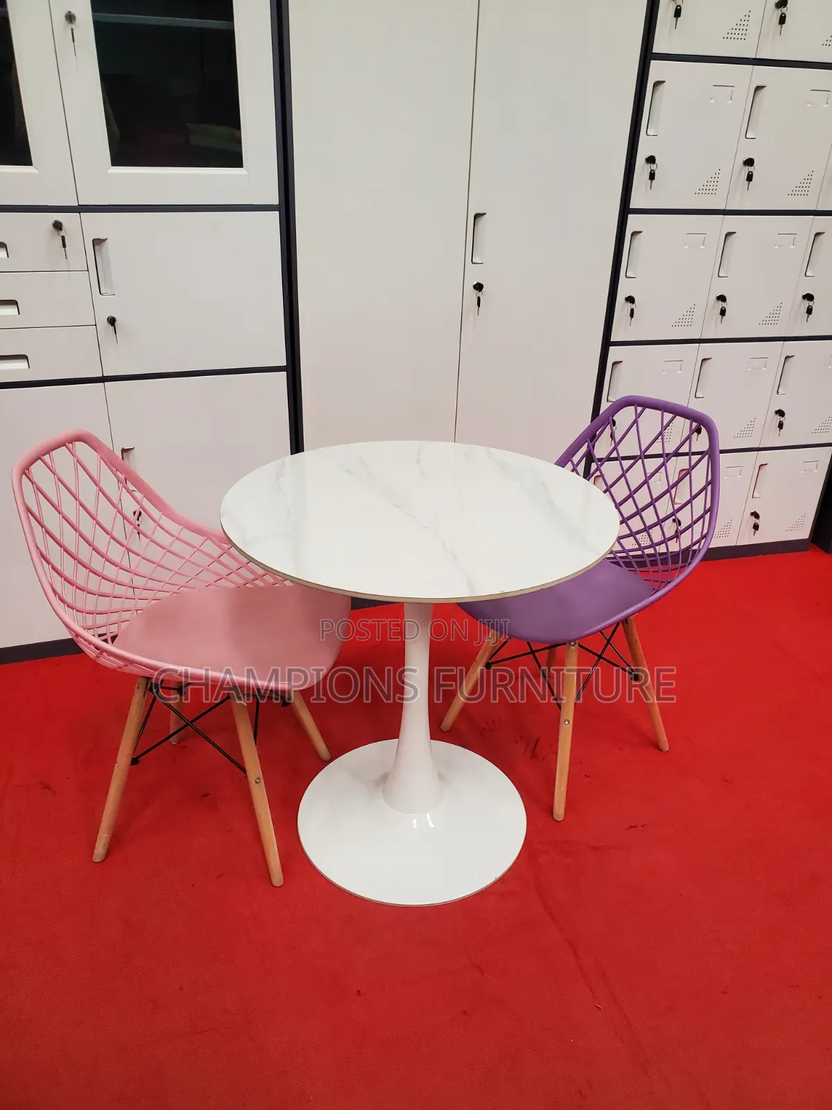 Tulip Pedestal Table With Wire Back Chairs Set