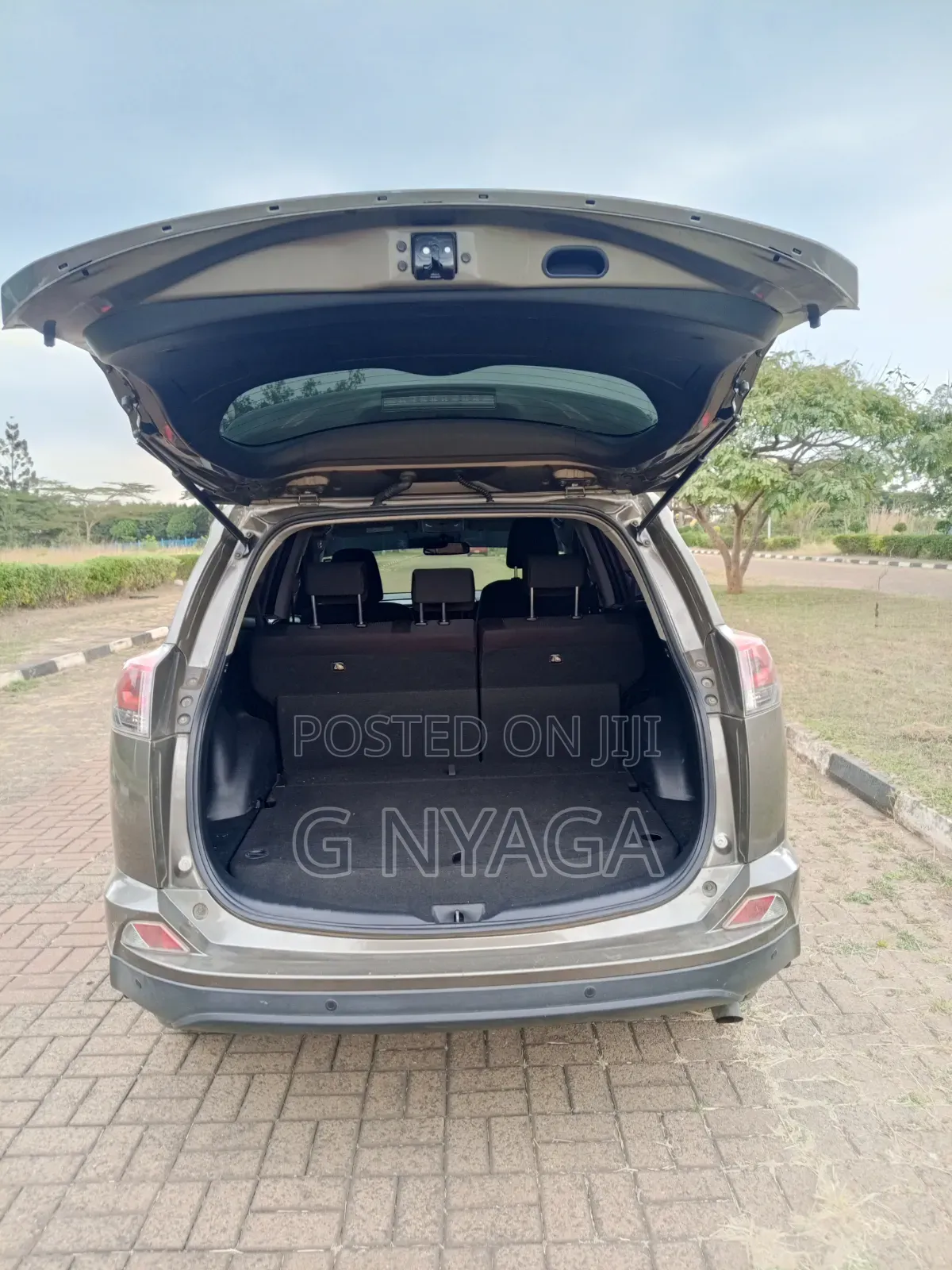 Toyota RAV4 2017 Gray