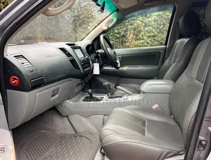 Toyota Hilux 2012 Gray