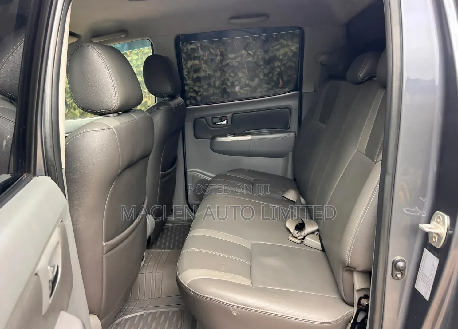 Toyota Hilux 2012 Gray