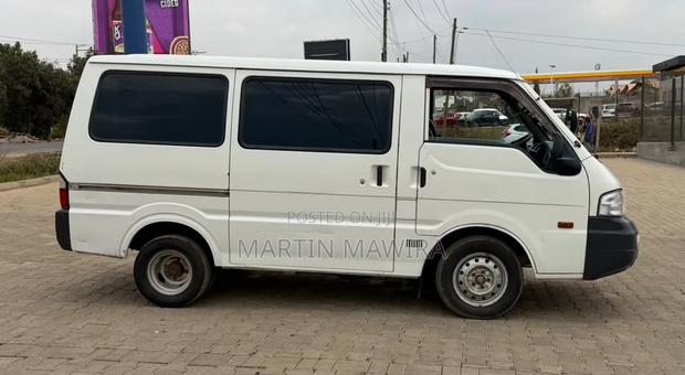 Mazda Bongo 2013 White - thumbnail 3
