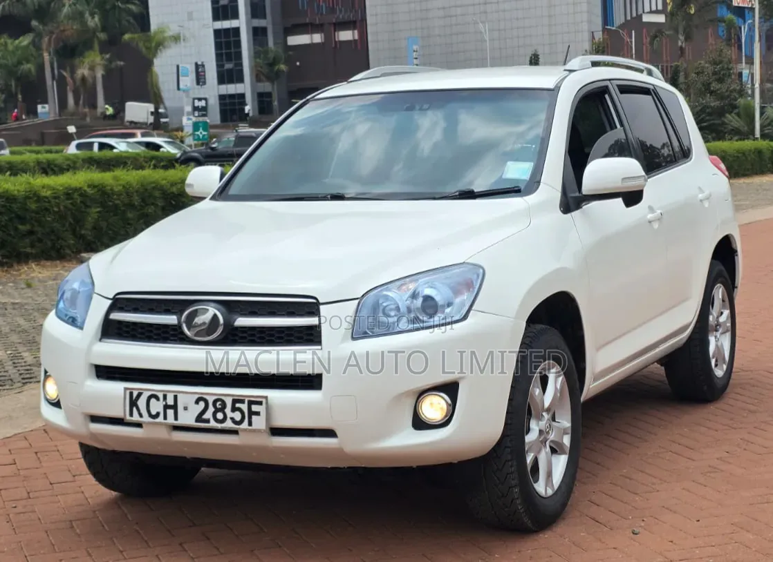 Toyota RAV4 2011 White