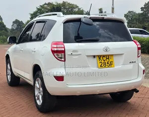 Toyota RAV4 2011 White