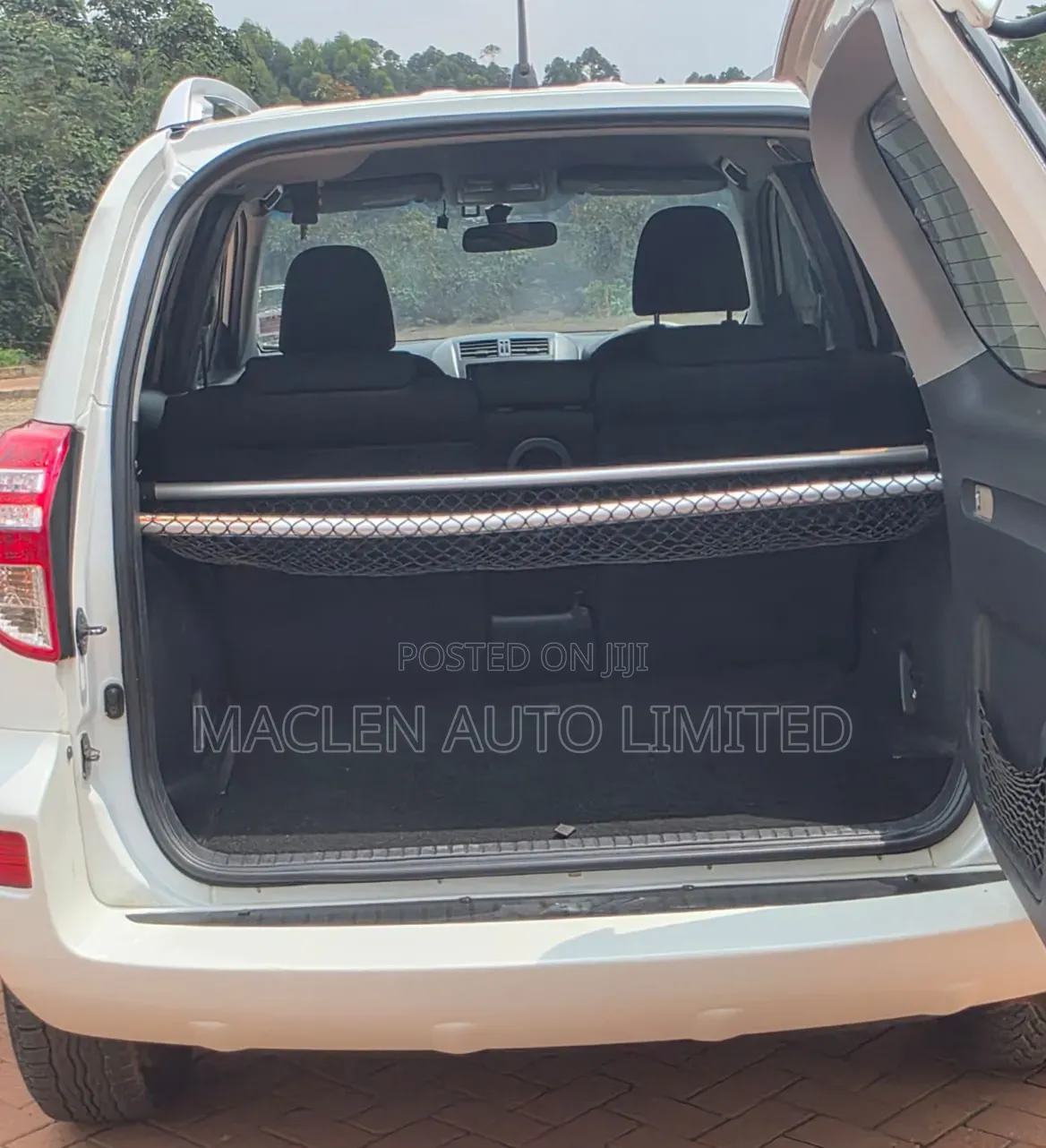 Toyota RAV4 2011 White