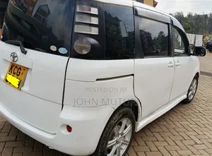 Toyota Sienta 2008 White